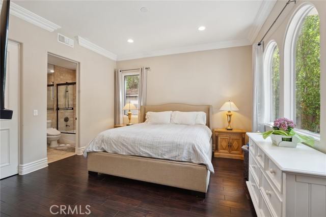23115 Erwin Street, Woodland Hills CA: https://media.crmls.org/medias/26547a82-6226-4aa3-9124-bb689ecdad00.jpg