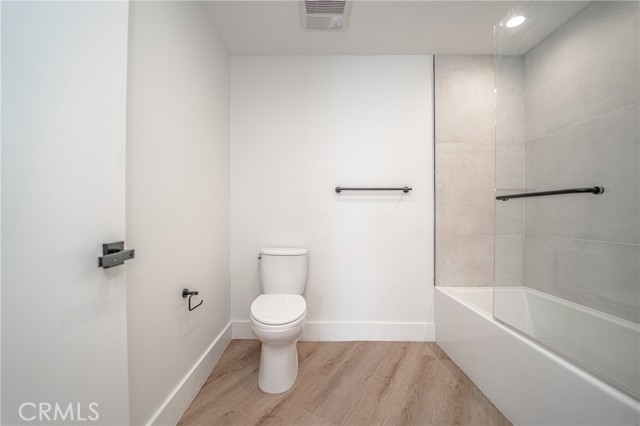 Detail Gallery Image 12 of 29 For 2828 London St #308,  Los Angeles,  CA 90026 - 2 Beds | 2 Baths