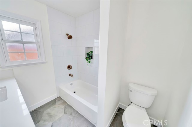 20742 Lull Street, Winnetka CA: https://media.crmls.org/medias/26565332-e655-4d4f-a769-22743c3822e1.jpg