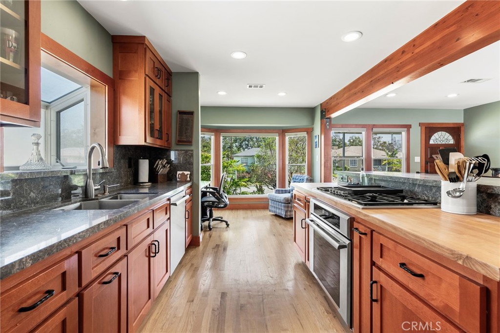 265672b8 A24e 4751 A654 60bbd3649afd