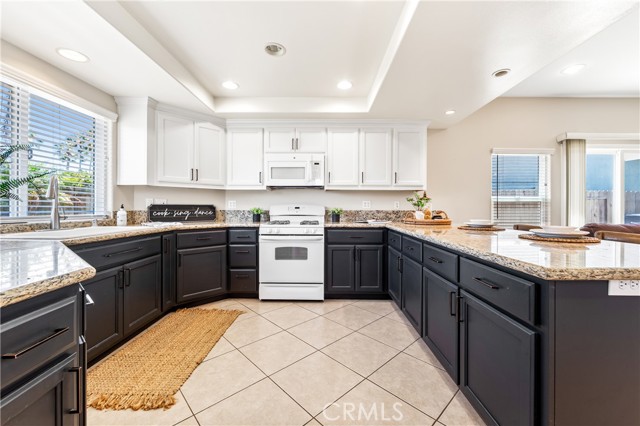 18202 Foss Lane, Huntington Beach CA: https://media.crmls.org/medias/2656e646-eb3c-446e-9066-f98aa6702f52.jpg