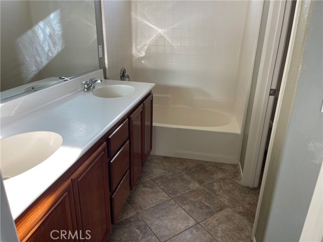 Detail Gallery Image 10 of 18 For 25248 Meadow Walk #1,  Murrieta,  CA 92562 - 3 Beds | 2/1 Baths