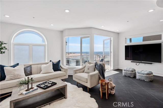 225 Rosecrans Place, Manhattan Beach, California 90266, 3 Bedrooms Bedrooms, ,3 BathroomsBathrooms,Residential,Sold,Rosecrans,SB23067054