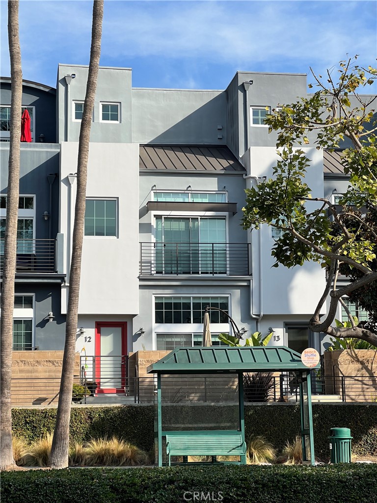 5400 Playa Vista Drive #12
