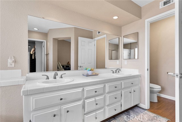 13950 High Falls Trail, Apple Valley CA: https://media.crmls.org/medias/26578542-1c2c-4e17-8188-02553d5816fe.jpg