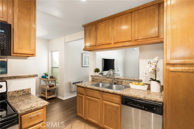 Detail Gallery Image 17 of 38 For 1345 Cabrillo Park Dr #L06,  Santa Ana,  CA 92701 - 2 Beds | 2 Baths