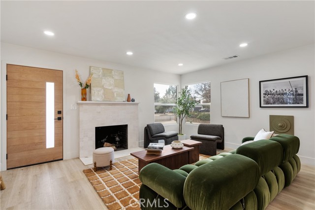 Detail Gallery Image 3 of 29 For 145 E Green St, Claremont,  CA 91711 - – Beds | – Baths