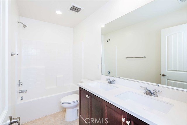 Detail Gallery Image 15 of 17 For 5910 Sendero Ave, Corona,  CA 92880 - 3 Beds | 2/1 Baths