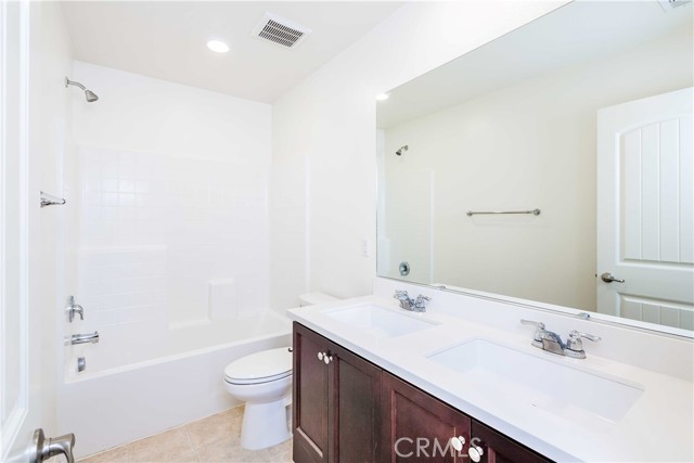 Detail Gallery Image 15 of 17 For 5910 Sendero Ave, Corona,  CA 92880 - 3 Beds | 2/1 Baths