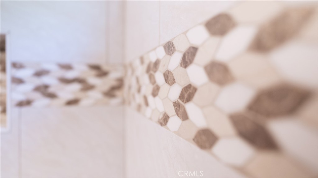 https://media.crmls.org/medias/26592261-9b77-4fc3-be07-8b6c84d64553.jpg?preset=X-Large