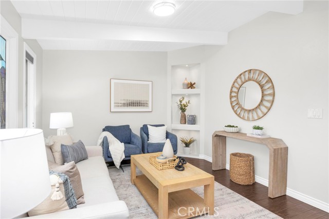 9 W Avenida Cornelio, San Clemente CA: https://media.crmls.org/medias/26595297-ba81-4925-bc2f-fc7b8f4fc27f.jpg