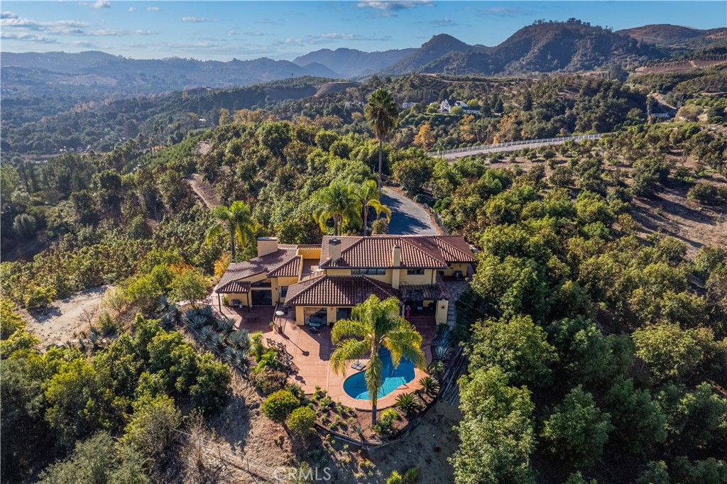 MLS #OC25176805 img 1