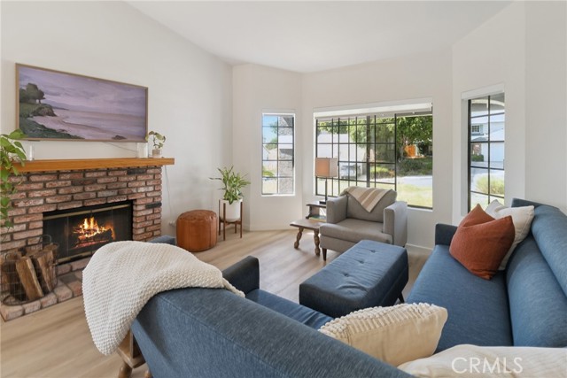 Detail Gallery Image 4 of 27 For 2868 Brandeis, Oceanside,  CA 92056 - 3 Beds | 2 Baths