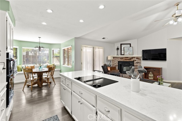 Detail Gallery Image 7 of 27 For 7 Premier Ct, Chico,  CA 95928 - 3 Beds | 2 Baths