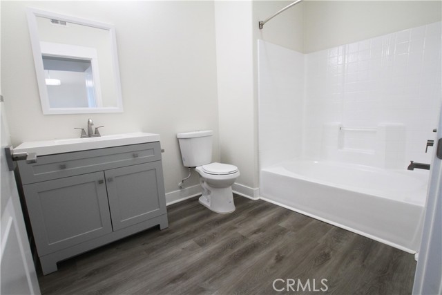 24595 Town Center Drive, Valencia CA: https://media.crmls.org/medias/265a597c-246e-401b-afeb-9933cbda45b5.jpg