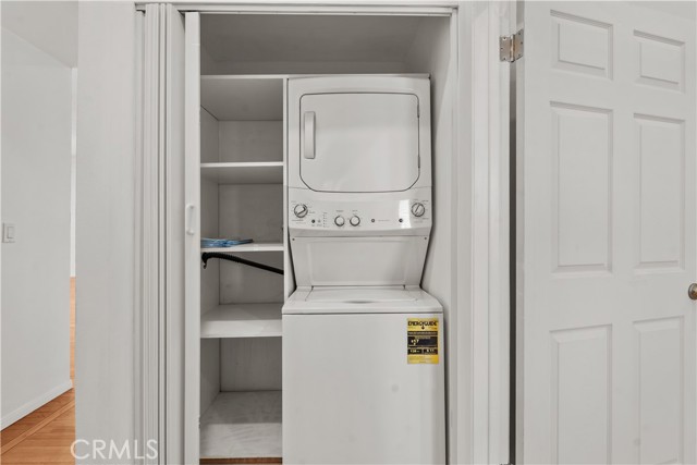 Detail Gallery Image 27 of 35 For 1559 Winona #D3,  Los Angeles,  CA 90027 - 2 Beds | 2 Baths