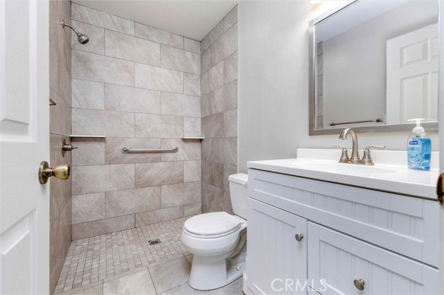 Detail Gallery Image 7 of 16 For 25715 Lupita Dr, Valencia,  CA 91355 - 2 Beds | 2 Baths