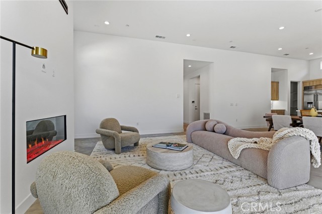 Detail Gallery Image 5 of 23 For 1403 Celadon St, Palm Springs,  CA 92262 - 3 Beds | 3 Baths