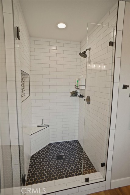 Detail Gallery Image 18 of 43 For 28211 Lorita Ln, Saugus,  CA 91350 - 5 Beds | 2/1 Baths