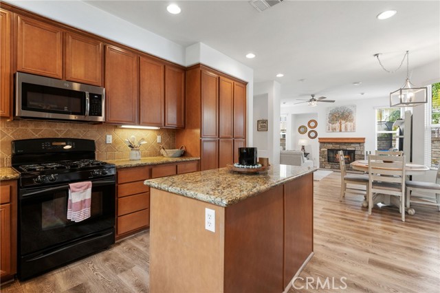 Detail Gallery Image 7 of 38 For 27563 Weeping Willow Dr, Valencia,  CA 91354 - 4 Beds | 2/1 Baths