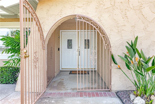 Detail Gallery Image 42 of 67 For 2205 N Palm Way, Upland,  CA 91784 - 4 Beds | 2/1 Baths