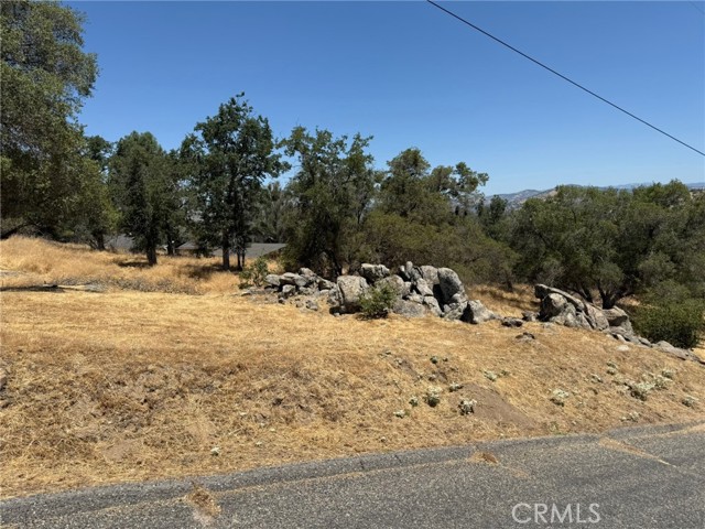 1 Wild Horse Way, Coarsegold CA: https://media.crmls.org/medias/265cdcd0-f4ca-4094-a8d6-ac228fdf0710.jpg