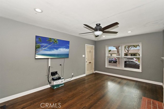 Detail Gallery Image 8 of 43 For 422 E 44th Cir, Long Beach,  CA 90807 - 3 Beds | 1 Baths