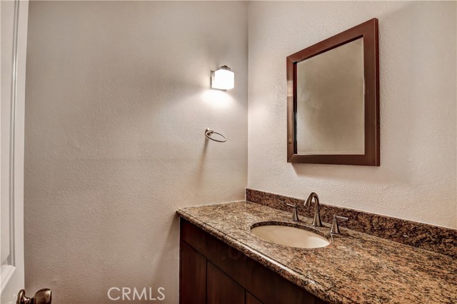 Detail Gallery Image 19 of 44 For 19330 Wingedfoot Cir, Huntington Beach,  CA 92648 - 3 Beds | 2/1 Baths