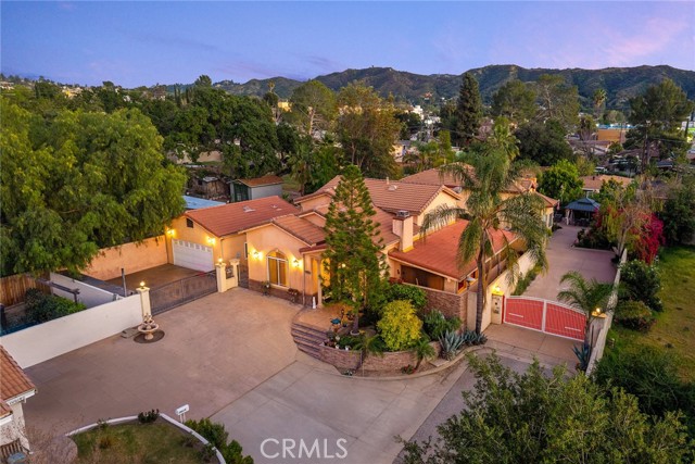 Detail Gallery Image 2 of 63 For 10610 Oak Tree Way, Sunland,  CA 91040 - 5 Beds | 4 Baths