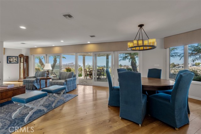 Detail Gallery Image 7 of 31 For 4501 Roxbury Rd, Corona Del Mar,  CA 92625 - 3 Beds | 3/1 Baths