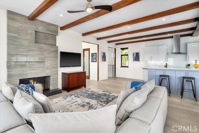 1032 6th, Hermosa Beach, California 90254, 4 Bedrooms Bedrooms, ,3 BathroomsBathrooms,Residential,Sold,6th,SB22136354