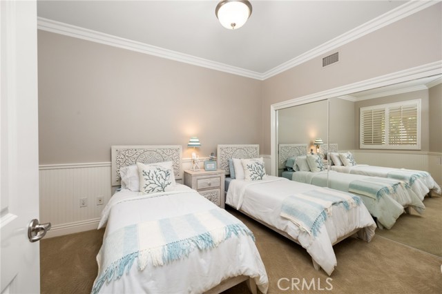 1400 E Ocean Boulevard, Long Beach CA: https://media.crmls.org/medias/26605c43-a0d1-49ab-9f2f-52361dbb511e.jpg