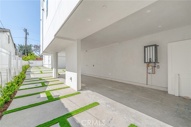 Detail Gallery Image 49 of 61 For 616 N Rampart Bld, Silver Lake Los Angeles,  CA 90026 - 4 Beds | 3/1 Baths