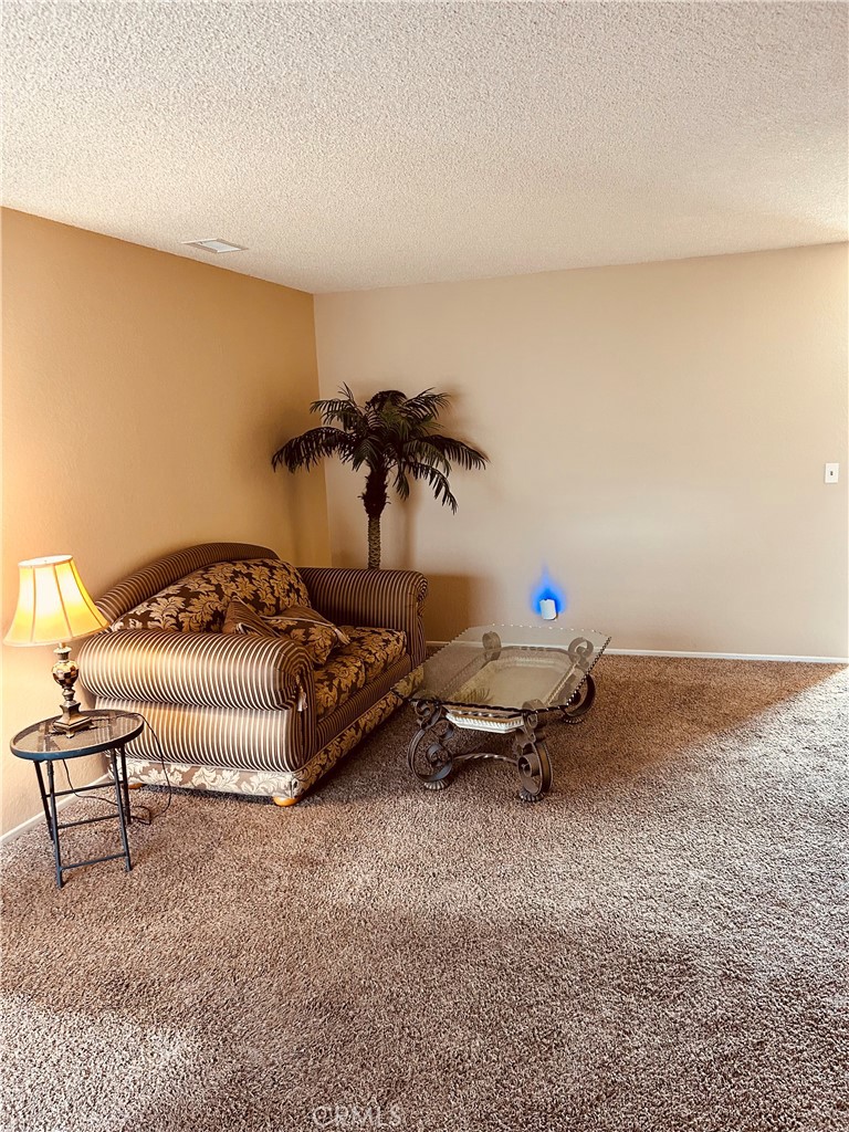 https://media.crmls.org/medias/26621e05-7a6a-45f3-81a7-59c9112ca88e.jpg?preset=X-Large