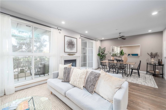 13031 Villosa Place, Playa Vista CA: https://media.crmls.org/medias/26627489-8439-430f-963a-0acb7d66588f.jpg