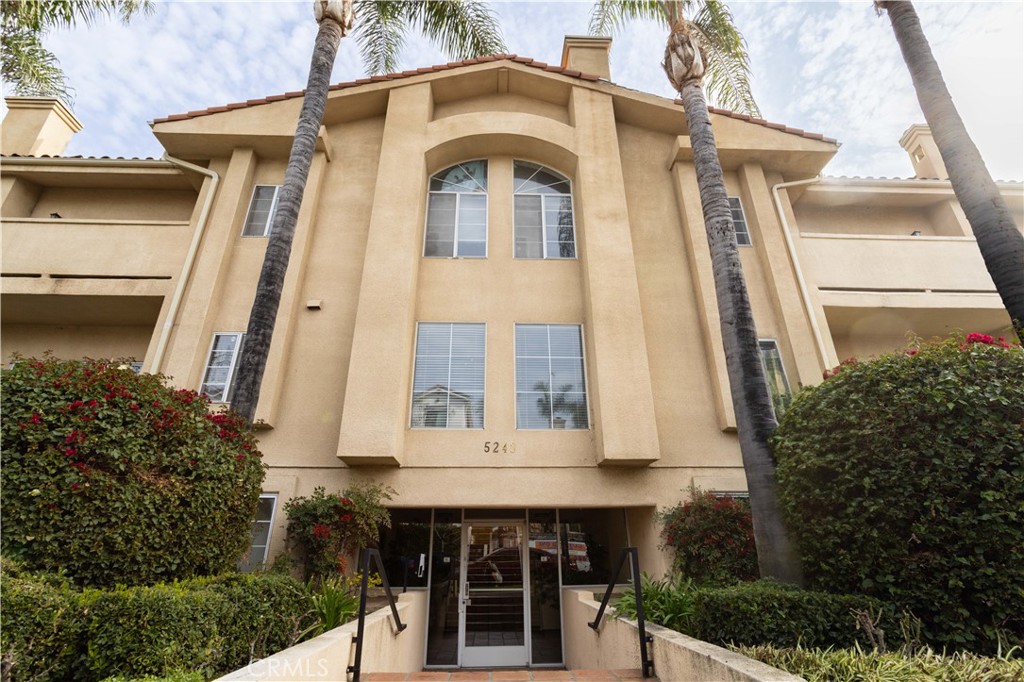 5240 Vantage Avenue #112