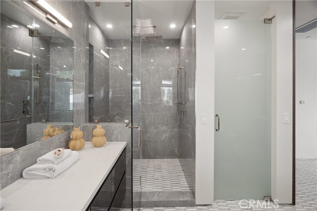 3670 Buena Park Drive, Studio City CA: https://media.crmls.org/medias/26632c93-d283-42c4-a2d0-a3101a9a270f.jpg