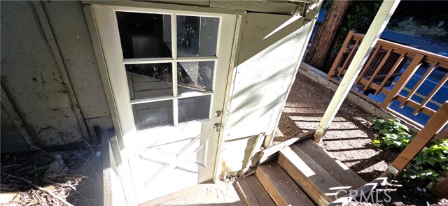 799 Fern Drive, Crestline CA: https://media.crmls.org/medias/26633f1b-dc8e-4d8e-9ea2-08522cd731d4.jpg