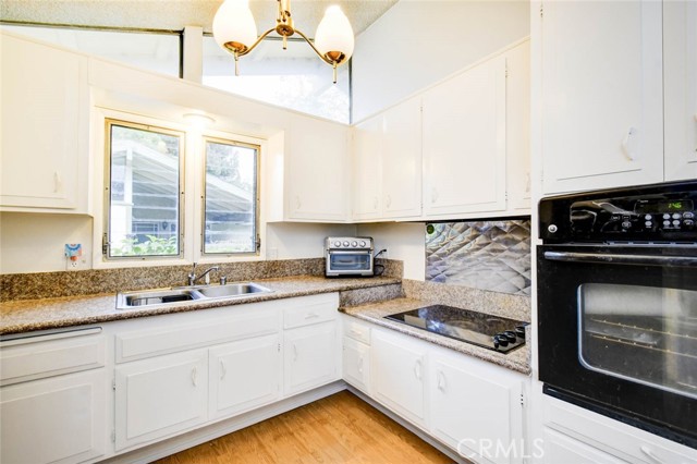 Detail Gallery Image 11 of 37 For 147 Ave Majorca #B,  Laguna Woods,  CA 92637 - 2 Beds | 1/1 Baths