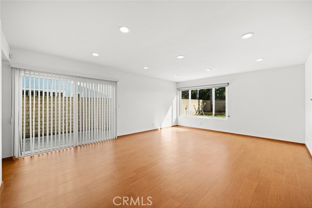 Detail Gallery Image 15 of 42 For 18402 Oxboro, Huntington Beach,  CA 92648 - 4 Beds | 2/1 Baths