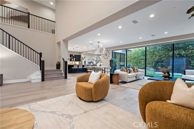 Detail Gallery Image 18 of 36 For 115 Interstellar, Irvine,  CA 92618 - 5 Beds | 5/1 Baths