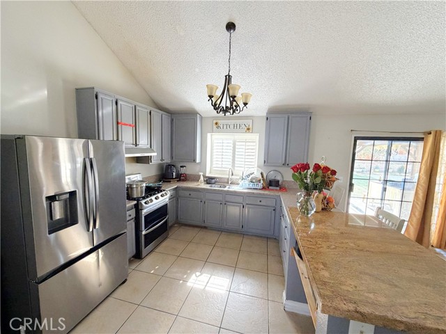 Detail Gallery Image 13 of 46 For 5102 Cantlewood, Palmdale,  CA 93552 - 4 Beds | 3 Baths