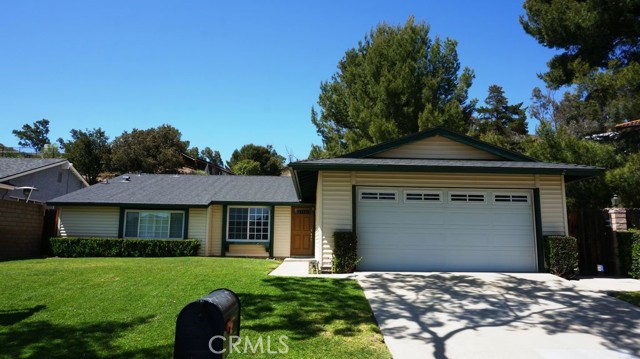 Detail Gallery Image 1 of 28 For 2255 Stoneman St, Simi Valley,  CA 93065 - 4 Beds | 2 Baths