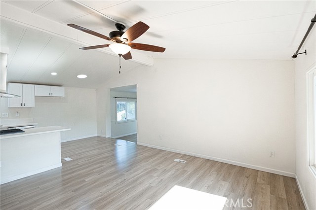 Detail Gallery Image 6 of 46 For 24486 Cornstalk, Wildomar,  CA 92595 - 3 Beds | 2 Baths