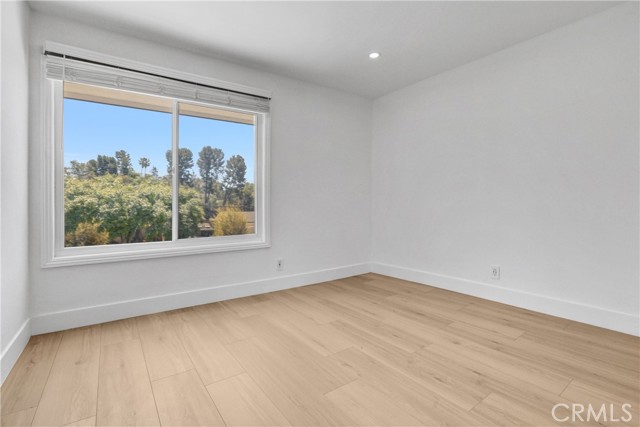 Detail Gallery Image 18 of 31 For 24045 Philiprimm St, Woodland Hills,  CA 91367 - 8 Beds | 5 Baths