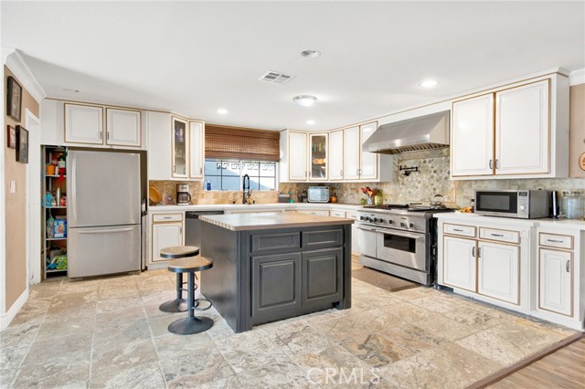 13075 Kismet Avenue photo 8