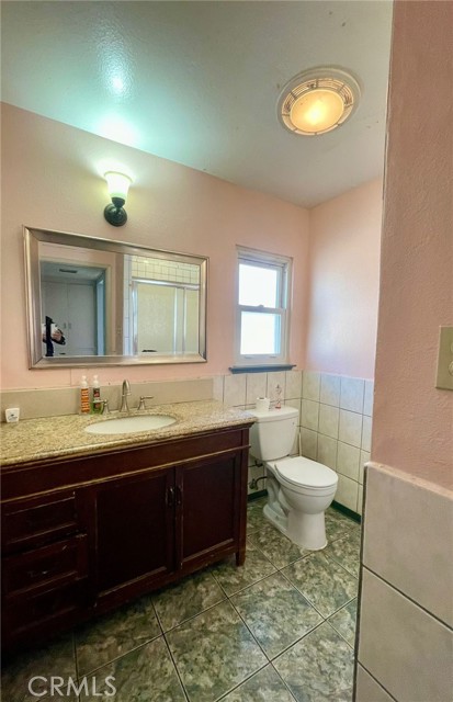 Detail Gallery Image 8 of 14 For 14214 Canterbury Dr, Victorville,  CA 92395 - 4 Beds | 2 Baths