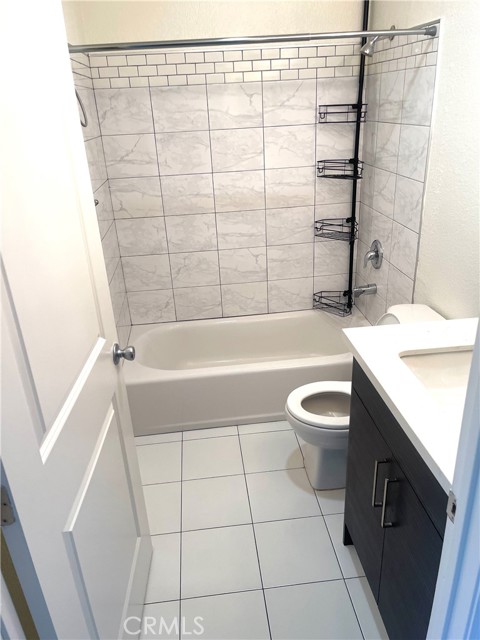 Detail Gallery Image 12 of 23 For 518 Oak St #7,  Glendale,  CA 91204 - 2 Beds | 1 Baths