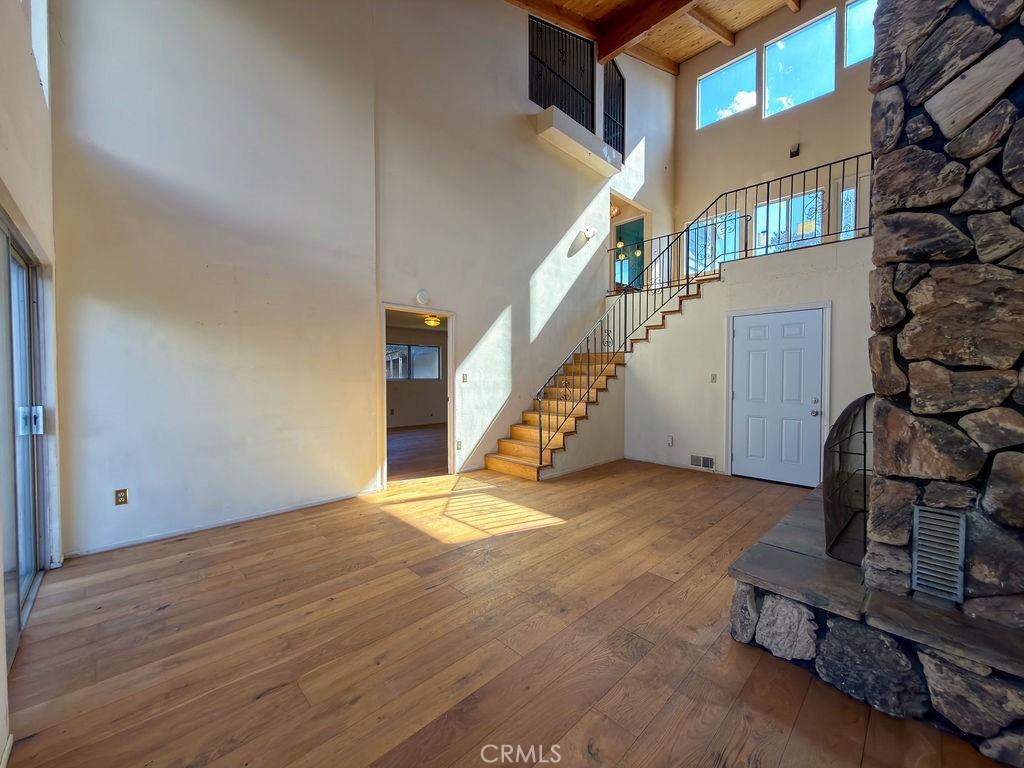 https://media.crmls.org/medias/266b49fe-4103-4427-9890-c7f70cfa4ffb.jpg?preset=X-Large