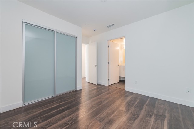 Detail Gallery Image 9 of 29 For 6016 W Beachwood Ln, Los Angeles,  CA 90038 - 3 Beds | 4 Baths